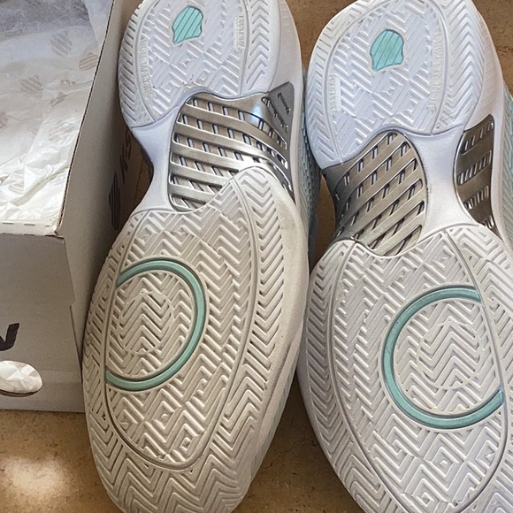 K-Swiss court shoes - Picture 2 of 4